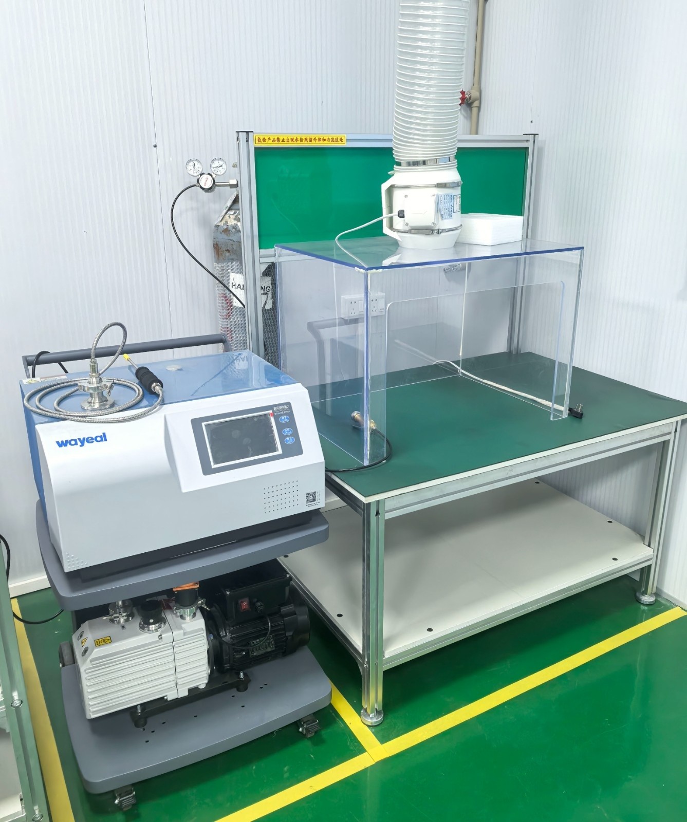 Helium Mass Spectrometer Leak Detector