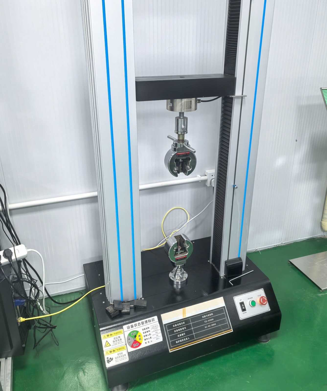 Drawing force testing machine
